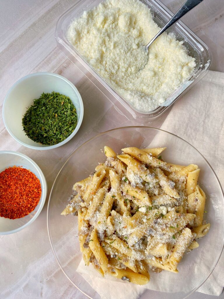 Quick and Easy Mushroom Cream Sauce Pasta - Happy Stirring